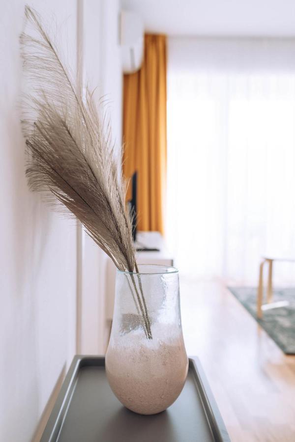 Flamingo Suites Oradea Luaran gambar